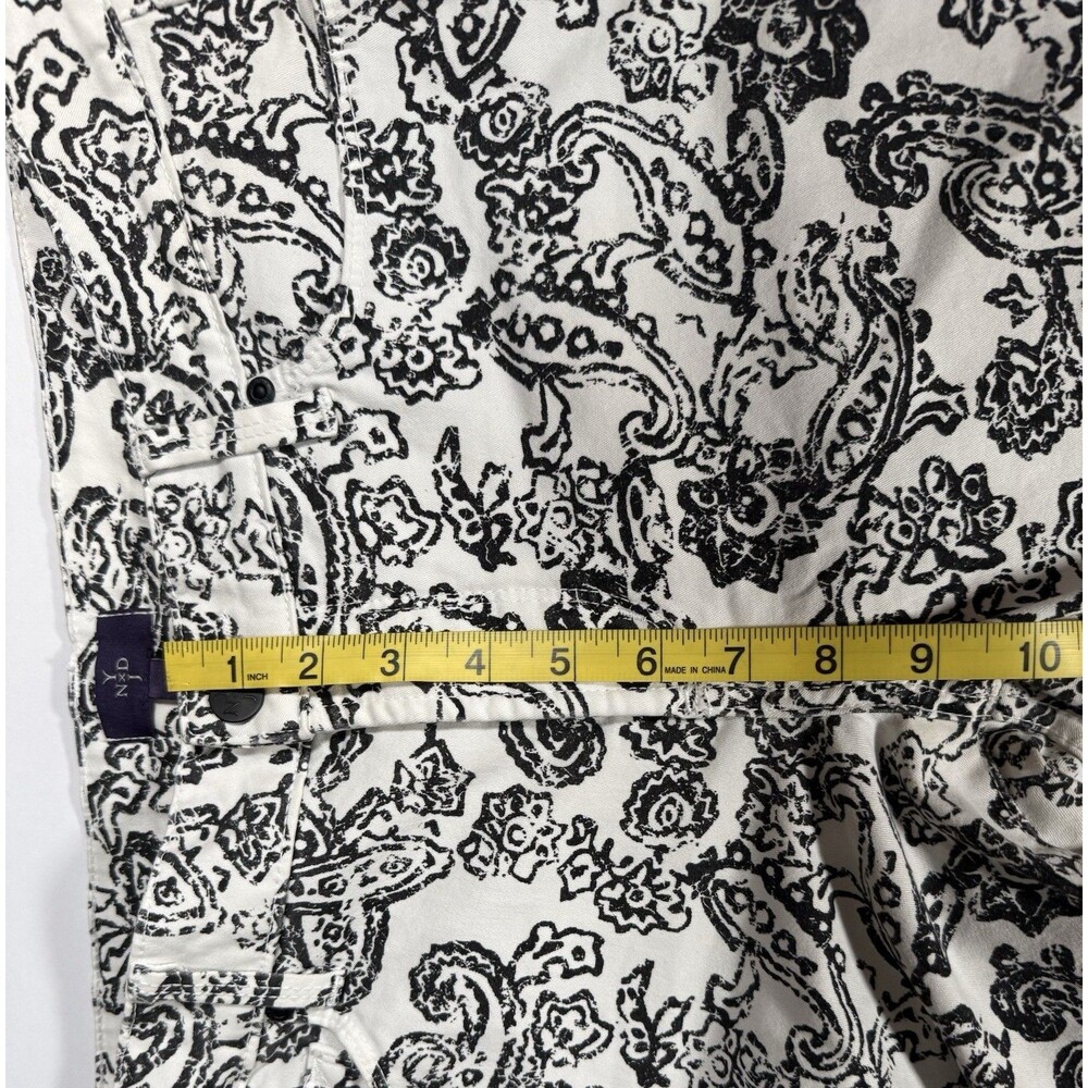 NYDJ Ankle Jeans Womens 10 Paisley Print White Black Stretch Straight Cro - Picture 6 of 9